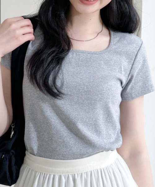 Ada.(エイダ)の「スクエアネックショート丈 半袖Tシャツ(Tシャツ/カットソー・レディース・レッド/ホワイト/グレー/ブラック・FREE)」の4枚目の写真