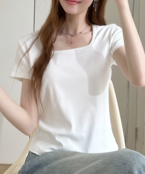 Ada.(エイダ)の「スクエアネックショート丈 半袖Tシャツ(Tシャツ/カットソー・レディース・レッド/ホワイト/グレー/ブラック・FREE)」の2枚目の写真