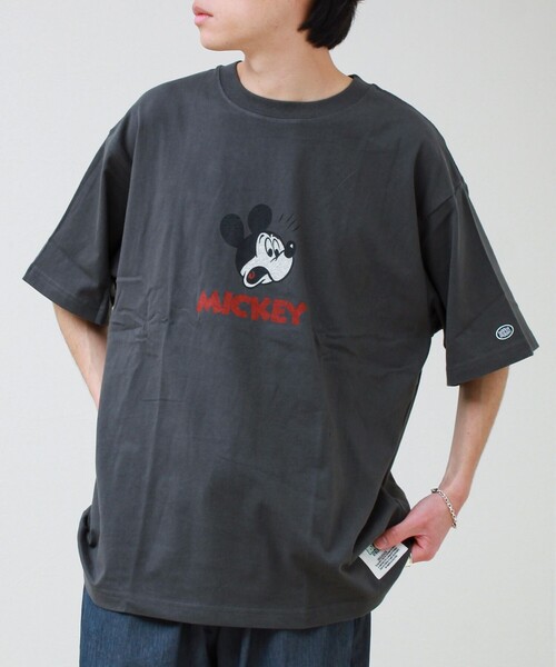 DISCUS(ディスカス)の「【DISCUS】Disney ミッキープリントTシャツ(Tシャツ/カットソー・メンズ・ブラック系その他3/ホワイト系その他2/ホワイト系その他3/ホワイト系その他4/ホワイト系その他5/ブラック系その他2/グレー系その他/ブラック系その他・FREE)」の13枚目の写真