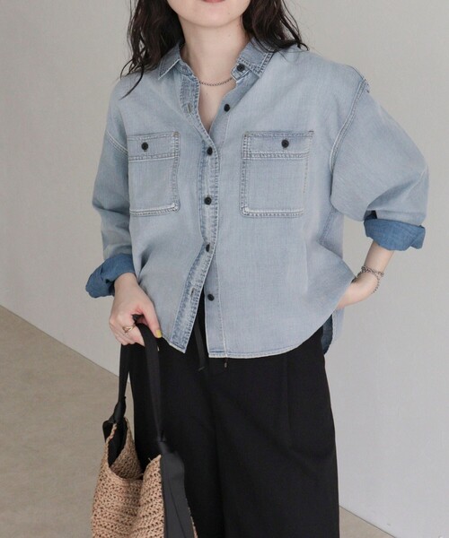 fredy emue(フレディエミュ)の「シアーデニムクロップドシャツ(シャツ/ブラウス・レディース・サックスブルー/ネイビー・38)」の8枚目の写真