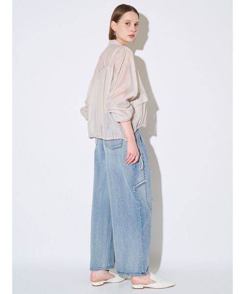 ELENDEEK（エレンディーク）の「BACK TUCK SHEER BZ（ブルゾン・レディース・ブラック/ベージュ・FREE）」の3枚目の写真