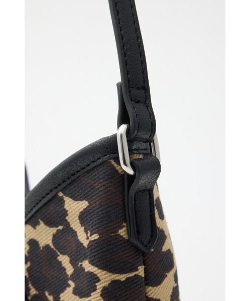 MOUSSY（マウジー）の「SLOUCHY CANVAS バッグ（ショルダーバッグ・レディース・ブラウン系その他/アイボリー・FREE）」の8枚目の写真