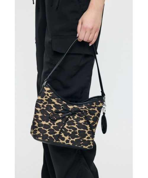 MOUSSY（マウジー）の「SLOUCHY CANVAS バッグ（ショルダーバッグ・レディース・ブラウン系その他/アイボリー・FREE）」の20枚目の写真