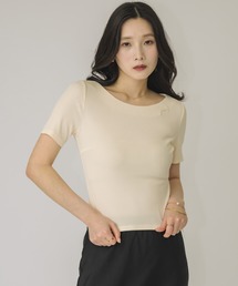 【カジュアルに、上品な存在感を。】エンブレムロゴT
