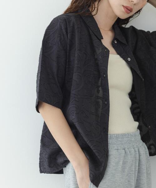 URBAN RESEARCH Sonny Label(アーバンリサーチサニーレーベル)の「ボタニカル柄コットンジャガードシャツ(シャツ/ブラウス・レディース・ブラウン/アイボリー/ブラック・FREE)」の13枚目の写真