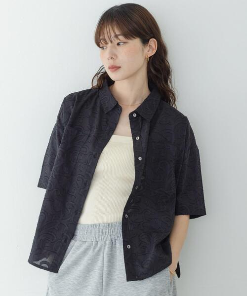 URBAN RESEARCH Sonny Label(アーバンリサーチサニーレーベル)の「ボタニカル柄コットンジャガードシャツ(シャツ/ブラウス・レディース・ブラウン/アイボリー/ブラック・FREE)」の14枚目の写真