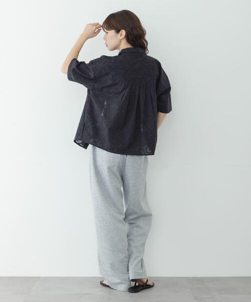 URBAN RESEARCH Sonny Label(アーバンリサーチサニーレーベル)の「ボタニカル柄コットンジャガードシャツ(シャツ/ブラウス・レディース・ブラウン/アイボリー/ブラック・FREE)」の19枚目の写真