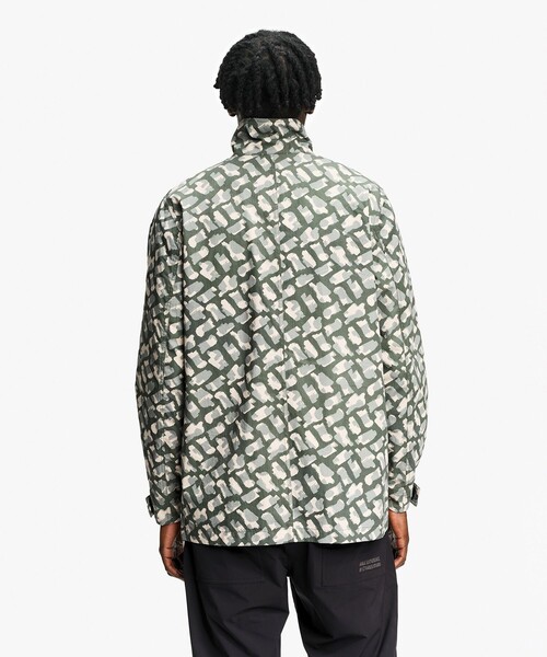 AIGLE（エーグル）の「撥水 カモフラージュ テックジャケット（マウンテンパーカー・メンズ・カーキ・L/M/S）」の5枚目の写真