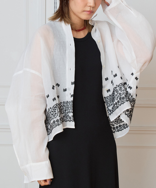IENA LA BOUCLE(イエナラブークル)の「IENA LA BOUCLE エンブロイダリーコットンオーガンジーシャツ(シャツ/ブラウス・レディース・ホワイト・FREE)」の4枚目の写真
