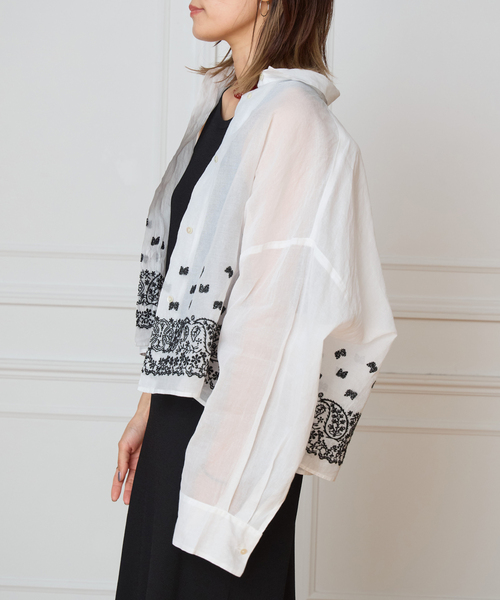 IENA LA BOUCLE(イエナラブークル)の「IENA LA BOUCLE エンブロイダリーコットンオーガンジーシャツ(シャツ/ブラウス・レディース・ホワイト・FREE)」の5枚目の写真