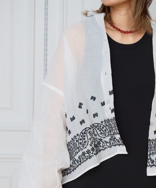 IENA LA BOUCLE(イエナラブークル)の「IENA LA BOUCLE エンブロイダリーコットンオーガンジーシャツ(シャツ/ブラウス・レディース・ホワイト・FREE)」の8枚目の写真