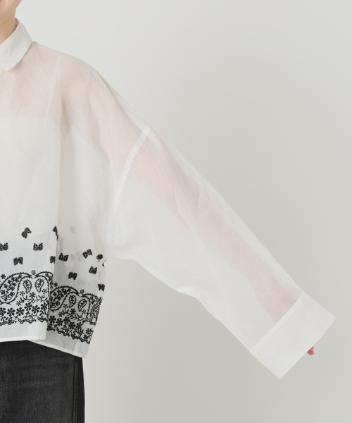 IENA LA BOUCLE(イエナラブークル)の「IENA LA BOUCLE エンブロイダリーコットンオーガンジーシャツ(シャツ/ブラウス・レディース・ホワイト・FREE)」の18枚目の写真