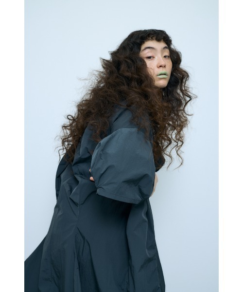 nagonstans（ナゴンスタンス）の「flow dress（ワンピース・レディース・ダークグレー/ブラック・SMALL/MEDIUM）」の7枚目の写真