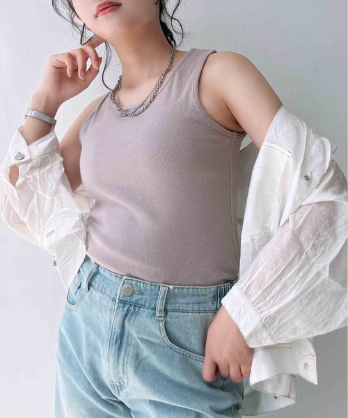 AS KNOW AS plus（アズノゥアズプラス）の「◯ UVカット＆接触冷感  裾スリットタンクトップ（タンクトップ・レディース・グレイッシュベージュ/ブルーグレー/ブラック/ホワイト×ブラック/オフホワイト・FREE）」の10枚目の写真