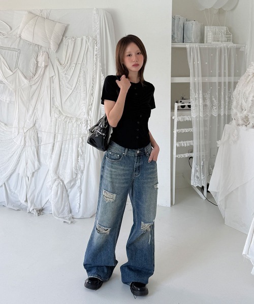 4INT.(フォイント)の「ダメージ ウォッシュド デニム ワイド パンツ(デニムパンツ・レディース・ブルー・L/M/S)」の5枚目の写真