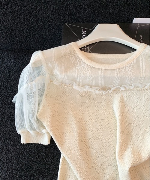 LUCPY(ラクピー)の「シアーレースドッキングパフスリーブニットトップス(その他トップス・レディース・ホワイト・SMALL/LARGE/MEDIUM)」の4枚目の写真