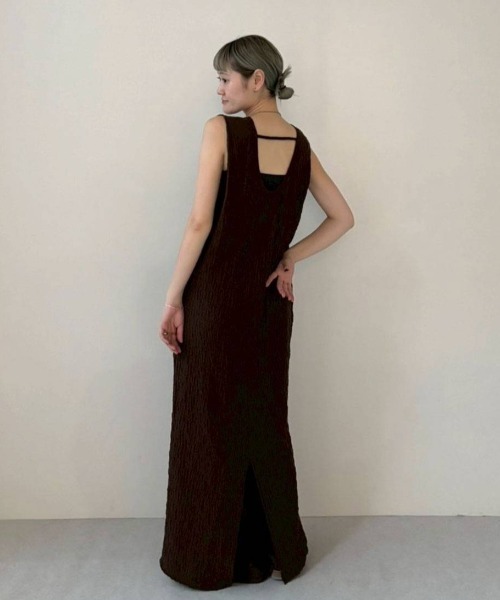 anuke(アンヌーク)の「Sleeveless Shirring Onepiece(ワンピース・レディース・ブラウン/ライトグリーン/ブラック・36inch/38inch)」の5枚目の写真