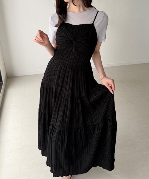junoah(ジュノア)の「ツイストティアードキャミワンピース(ワンピース・レディース・チャコール/イエロー/ブラック・SMALL/LARGE/MEDIUM)」の14枚目の写真