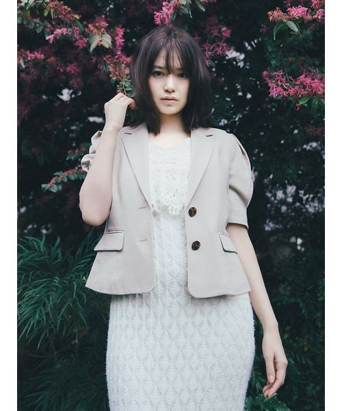 LILY BROWN(リリーブラウン)の「【LUMISHADE】 ハーフスリーブジャケット(テーラードジャケット・レディース・ミント/ベージュ/ネイビー・F)」の4枚目の写真