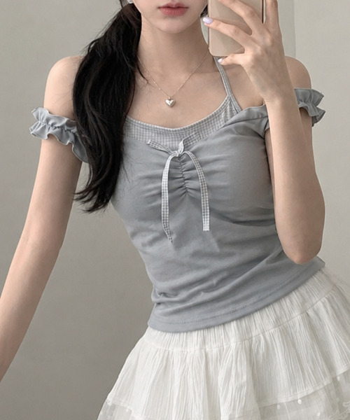 VIVID LADY(ビビッドレディー)の「インナードッキング オフショルトップス(Tシャツ/カットソー・レディース・チャコールグレー/グレー/アイボリー・FREE)」の1枚目の写真