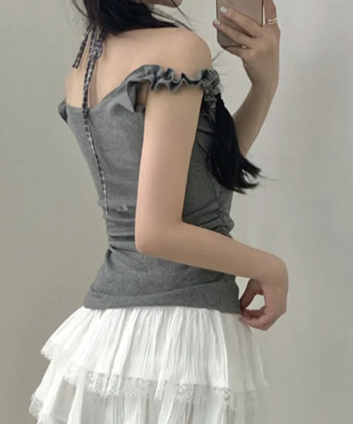 VIVID LADY(ビビッドレディー)の「インナードッキング オフショルトップス(Tシャツ/カットソー・レディース・チャコールグレー/グレー/アイボリー・FREE)」の3枚目の写真