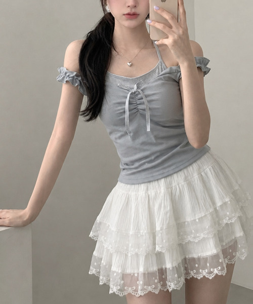 VIVID LADY(ビビッドレディー)の「インナードッキング オフショルトップス(Tシャツ/カットソー・レディース・チャコールグレー/グレー/アイボリー・FREE)」の5枚目の写真