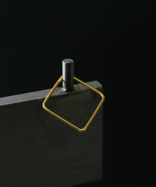 SMELLY(スメリー)の「SMELLY so’ slender square ring(リング・レディース・ゴールド・10)」の1枚目の写真