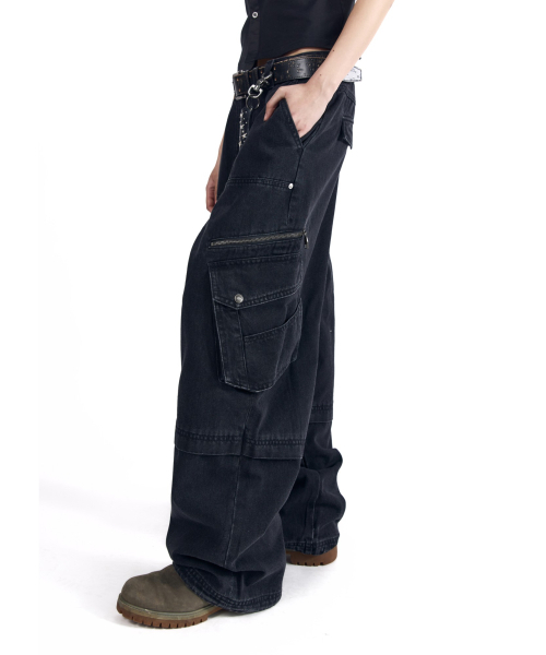 AAKAM(アーカム)の「Knee Incision Zippered Cargo Pants (Black)(その他パンツ・レディース・その他・1/2)」の5枚目の写真