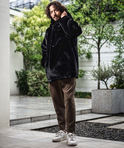 CAMBIO(カンビオ)の「mj11656- Short Fake Fur Hooded Poncho フードポンチョ(MIU-262-003)(その他アウター・メンズ・ブラック/チャコール・L/M/S)」の5枚目の写真