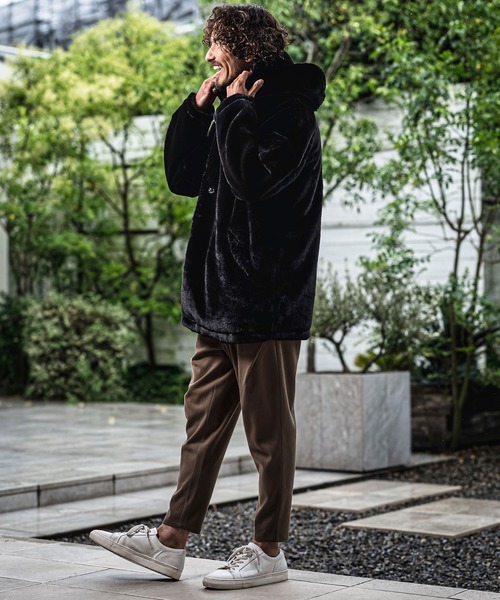 CAMBIO(カンビオ)の「mj11656- Short Fake Fur Hooded Poncho フードポンチョ(MIU-262-003)(その他アウター・メンズ・ブラック/チャコール・L/M/S)」の6枚目の写真