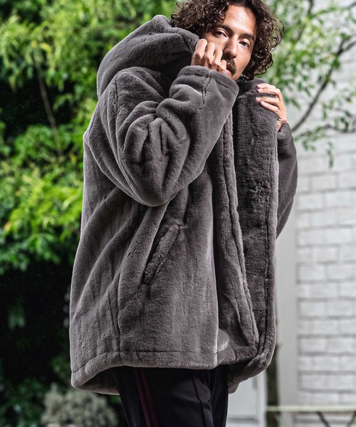 CAMBIO(カンビオ)の「mj11656- Short Fake Fur Hooded Poncho フードポンチョ(MIU-262-003)(その他アウター・メンズ・ブラック/チャコール・L/M/S)」の7枚目の写真