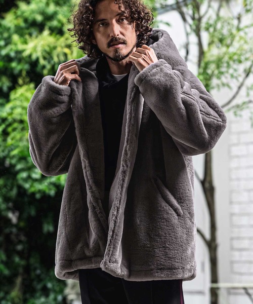 CAMBIO(カンビオ)の「mj11656- Short Fake Fur Hooded Poncho フードポンチョ(MIU-262-003)(その他アウター・メンズ・ブラック/チャコール・L/M/S)」の8枚目の写真