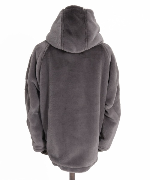 CAMBIO(カンビオ)の「mj11656- Short Fake Fur Hooded Poncho フードポンチョ(MIU-262-003)(その他アウター・メンズ・ブラック/チャコール・L/M/S)」の12枚目の写真