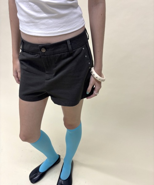 Rohwel（ローウェル）の「Stud Detail Short Pants / スタッズディテールショートパンツ（その他パンツ・レディース・ホワイト/チャコールグレー/ベージュ・FREE）」の14枚目の写真