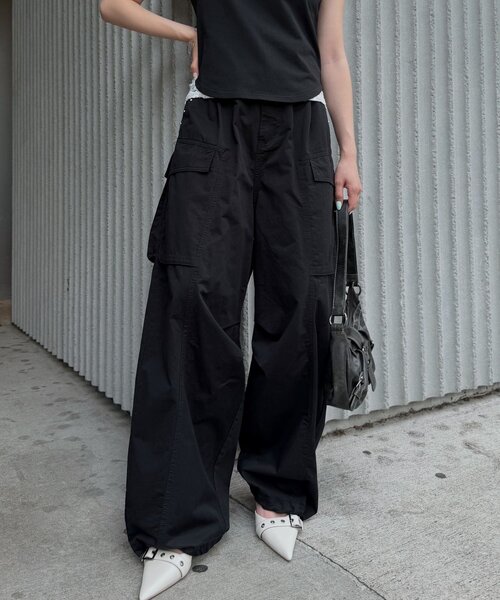mline（エムライン）の「[mline]スタッズカーゴパンツ（その他パンツ・レディース・ブラック・1/2）」の2枚目の写真