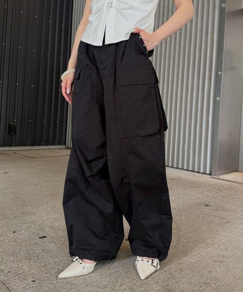mline（エムライン）の「[mline]スタッズカーゴパンツ（その他パンツ・レディース・ブラック・1/2）」の3枚目の写真