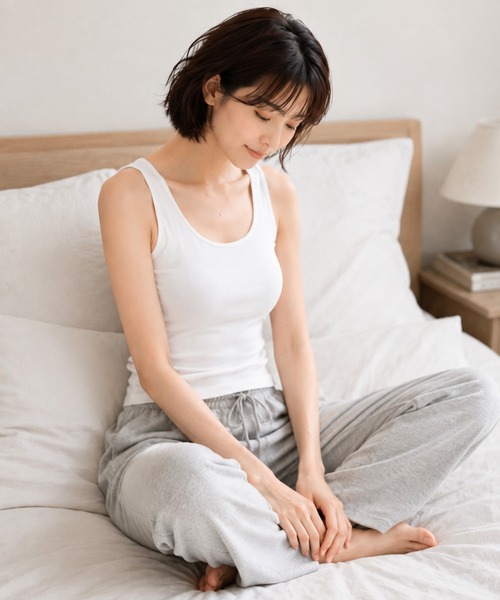 by LEGNA(バイレグナ)の「吸汗速乾カップ付きタンクトップ(タンクトップ・レディース・グレー/ベージュ/グレイッシュベージュ/ブラック/ホワイト・MEDIUM/XX-LARGE/X-LARGE/LARGE)」の6枚目の写真