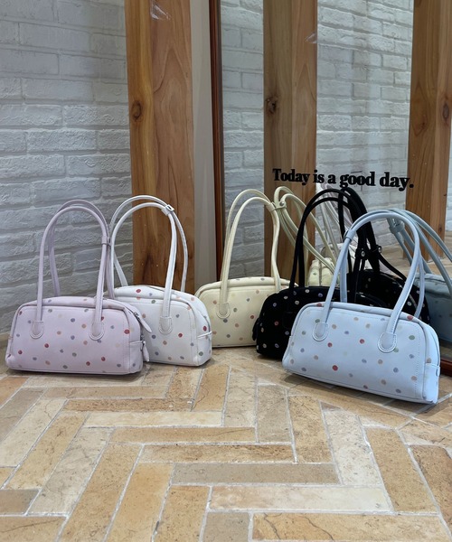 FINEnough(ファインナフ)の「カラフルドットボストンバッグ(ショルダーバッグ・レディース・イエロー/ブラック/ホワイト/ブルー/ピンク・FREE)」の12枚目の写真