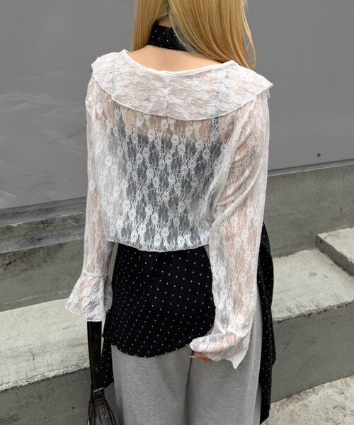 continuer de NICE CLAUP(コンティニューデナイスクラップ)の「ラッフルレースボレロカーディガン(シャツ/ブラウス・レディース・オフホワイト/ブラック・FREE)」の3枚目の写真