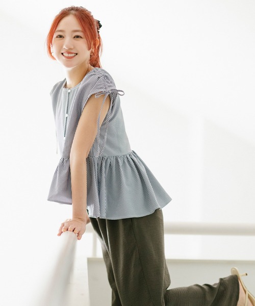 coca(coca)(コカ)の「【伊藤千晃様着用】\速乾/サッカーギャザーブラウス(シャツ/ブラウス・レディース・ブルー/ブラック・L/M)」の4枚目の写真