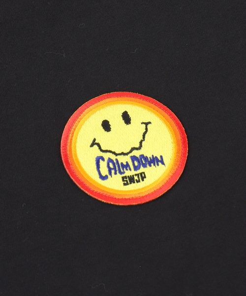 JOURNAL STANDARD（ジャーナルスタンダード）の「SWJP / エスダブリュージェーピー CALMDOWN PATCH TEE（Tシャツ/カットソー・メンズ・ホワイト/ブラック・MEDIUM/LARGE）」の4枚目の写真