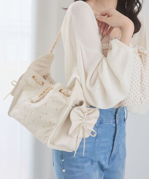 MAJESTIC LEGON(マジェスティックレゴン)の「2WAYリボンキルティングバッグ(ショルダーバッグ・レディース・アイボリー/ブラック・FREE)」の6枚目の写真