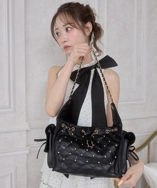 MAJESTIC LEGON(マジェスティックレゴン)の「2WAYリボンキルティングバッグ(ショルダーバッグ・レディース・アイボリー/ブラック・FREE)」の11枚目の写真
