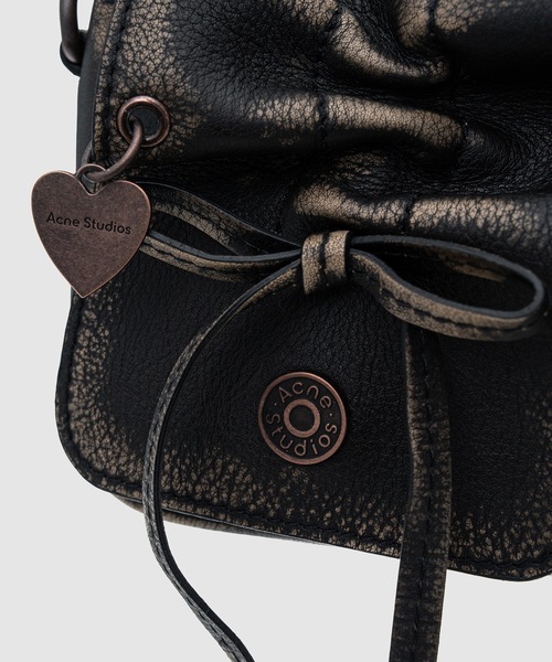 Acne Studios(アクネストゥディオズ)の「Multipocket Micro Crossbody Vintage(ショルダーバッグ・レディース・その他・ONE SIZE)」の4枚目の写真