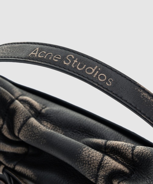 Acne Studios(アクネストゥディオズ)の「Multipocket Micro Crossbody Vintage(ショルダーバッグ・レディース・その他・ONE SIZE)」の5枚目の写真