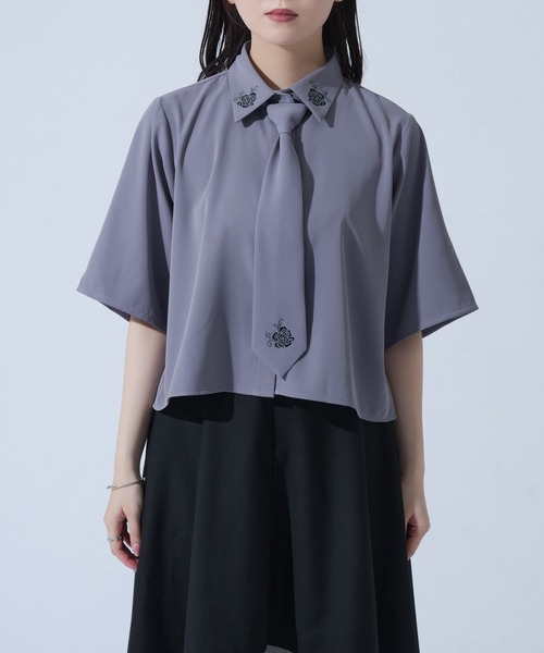 Ellno de Mavie（エルノデメヴィ）の「ネクタイ付きローズシシュウシャツ（シャツ/ブラウス・レディース・グレー系その他/ブラック・FREE）」の20枚目の写真