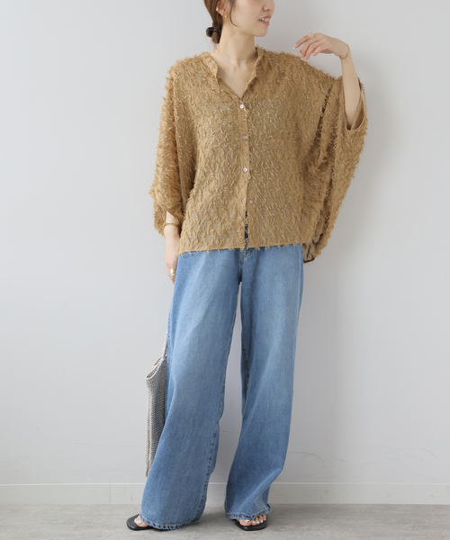 JOURNAL STANDARD relume(ジャーナルスタンダード レリューム)の「シアーカットジャガードポンチョシャツ(シャツ/ブラウス・レディース・ベージュ/ブラック・FREE)」の3枚目の写真