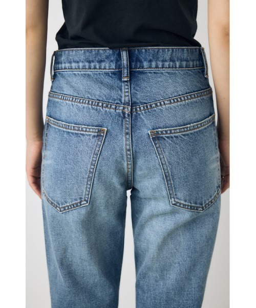 AZUL by moussy(アズールバイマウジー)の「【VERY10月号掲載】【セットアップ対応】AZUL DENIM セミフレアデニム ジーンズ 秋服 ロングパンツ スタイルアップ【身長/骨格別着用画像あり】(デニムパンツ・レディース・ブルー/ワンウォッシュ/ブラウン・27inch/23inch/26inch/25inch/24inch)」の7枚目の写真