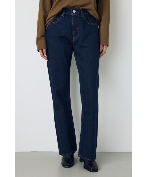 AZUL by moussy(アズールバイマウジー)の「【VERY10月号掲載】【セットアップ対応】AZUL DENIM セミフレアデニム ジーンズ 秋服 ロングパンツ スタイルアップ【身長/骨格別着用画像あり】(デニムパンツ・レディース・ブルー/ワンウォッシュ/ブラウン・27inch/23inch/26inch/25inch/24inch)」の18枚目の写真