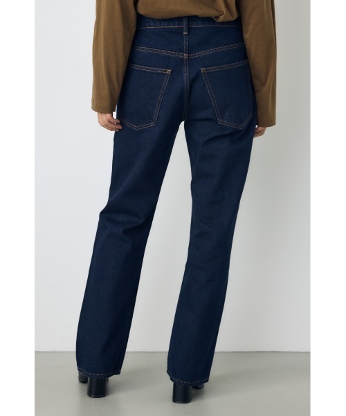 AZUL by moussy(アズールバイマウジー)の「【VERY10月号掲載】【セットアップ対応】AZUL DENIM セミフレアデニム ジーンズ 秋服 ロングパンツ スタイルアップ【身長/骨格別着用画像あり】(デニムパンツ・レディース・ブルー/ワンウォッシュ/ブラウン・27inch/23inch/26inch/25inch/24inch)」の20枚目の写真